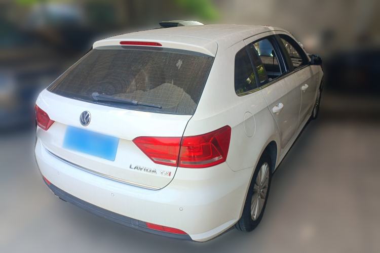 Used Volkswagen Gran Lavida 2013 1.4 TSI Automatic Comfort Model Rear Right 45 Deg