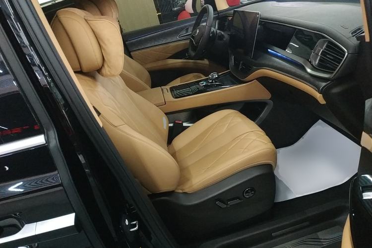 Used Denza D9 2025 DM-i Intelligent Drive 1020 Four-Wheel Drive Prestige Model Right Front Seat