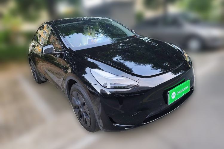 Used Tesla Model Y 2023 Rear-Wheel-Drive Version Front Right 45 Deg