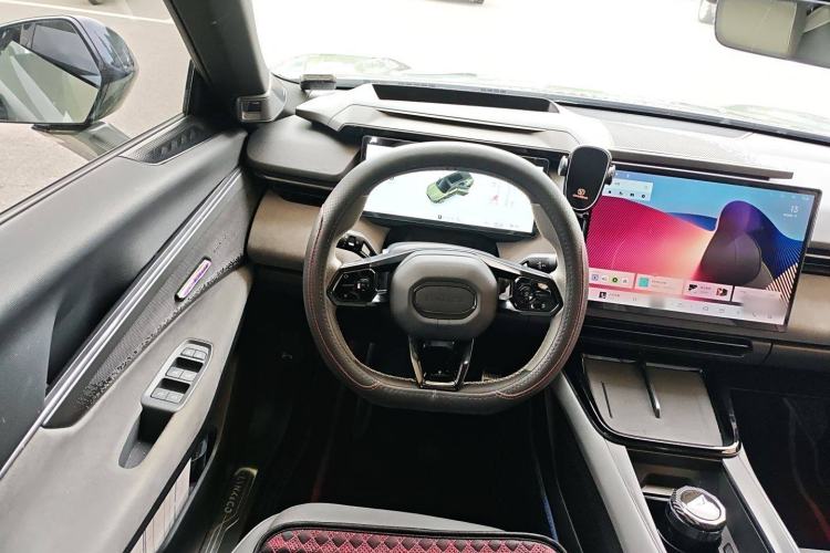 Used Lynk & Co 08 EM-P 2023 220km All-Wheel-Drive Performance Halo
