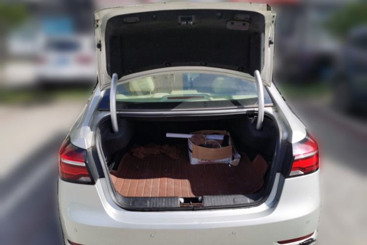 Used Roewe e950 2016 1.4T Luxury Edition Trunk