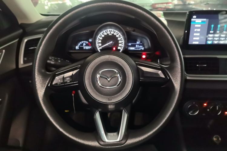Used Mazda 3 Axela 2017 Sedan 1.5L Automatic Comfort Model China VI Standard Steering Wheel