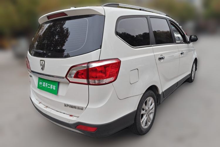 Used Baojun 730 2014 1.5L manual Comfort version 7 seats
