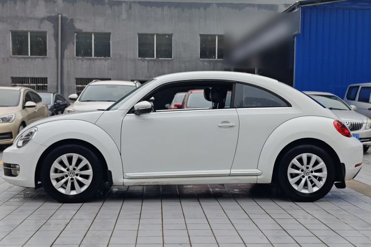 Used Volkswagen Beetle 2015 180TSI model
