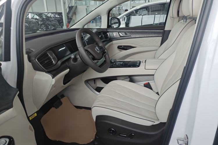 Used Denza D9 2024 DM-i 980 Four-Wheel Drive Prestige Model