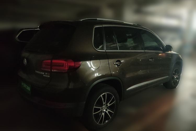 Used Volkswagen Tiguan 2015 1.8TSI Automatic All-Wheel-Drive Luxury Model
