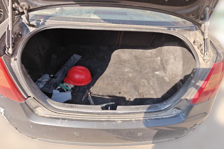 Used Bestune B50 2012 1.6L automatic with sunroof