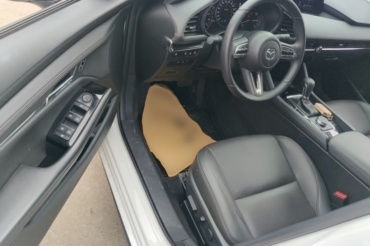 Used Mazda 3 Axela 2023 2.0L Automatic ZhiZhen Edition Driver Seat