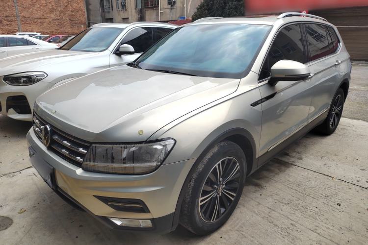 Used Volkswagen Tiguan L 2021 330TSI Automatic Two-Wheel Drive Smart Edition
