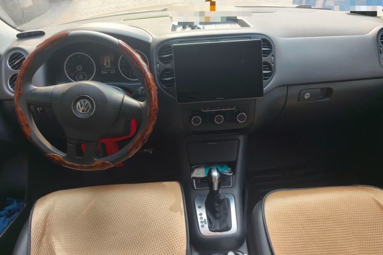 Used Volkswagen Tiguan 2013 1.8TSI Automatic Two-Wheel Drive Trend Edition Center Console
