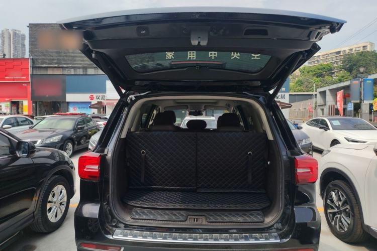 Used Roewe RX8 2018 30T Smart Connectivity Two-Wheel Drive Flagship Edition Trunk