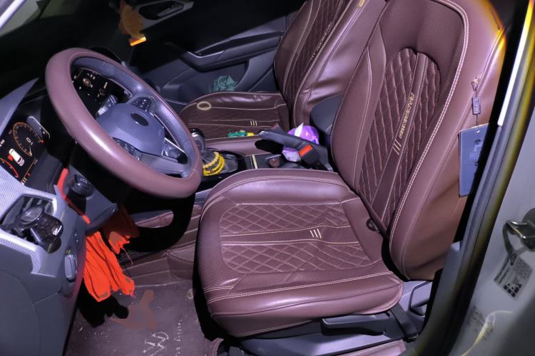 Used Volkswagen Tacqua 2021 280TSI DSG EnjoyPro Smart Connectivity Version Left Front Seat