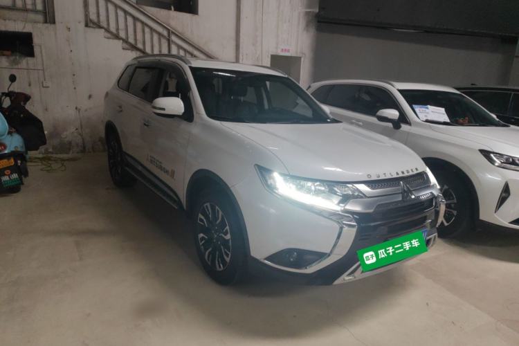 Used Mitsubishi Outlander 2019 2.0L Two-Wheel Drive Comfort Edition 5 Seats China VI Standard