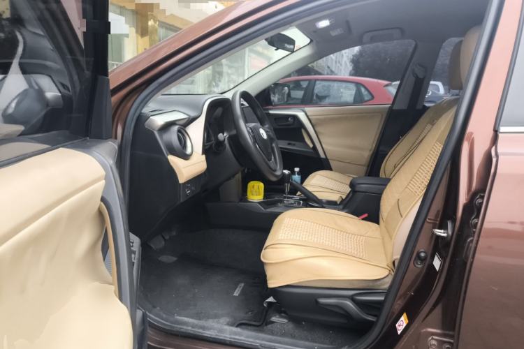 Used Toyota RAV4 2015 2.0L CVT Two-Wheel Drive Urban Edition