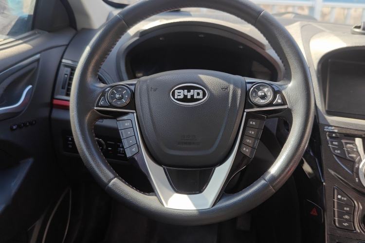 Used BYD Qin New Energy 2014 1.5T Flagship Model
