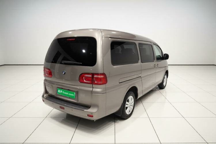 Used FORTHING Lingzhi 2023 M5L 1.6L Base Model 5 Seats
