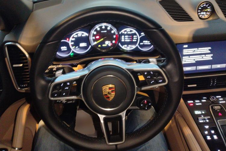 Used Porsche Cayenne E-Hybrid 2022 Cayenne E-Hybrid 2.0T Platinum Edition Steering Wheel