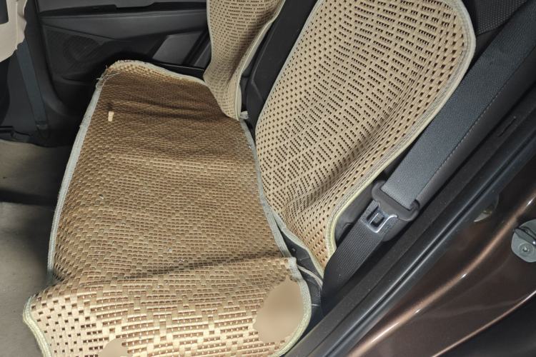 Used Hyundai ix25 2015 1.6L Automatic Two-Wheel-Drive Deluxe DLX Model
