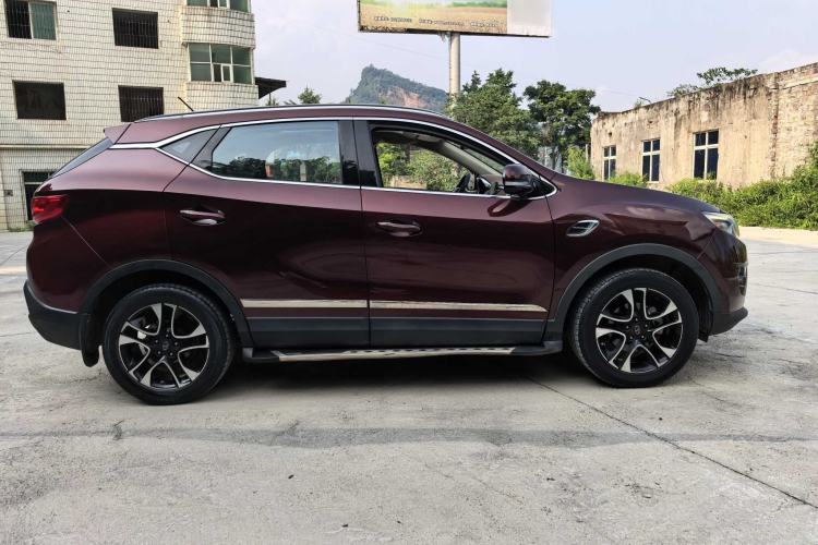 Used Soueast DX7 2015 1.5T Manual Luxury Model
