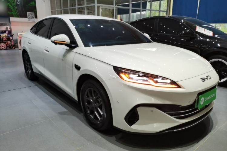 Used BYD Seal 06 New Energy 2025 DM-i Smart Drive 80KM Luxury Model Front Right 45 Deg