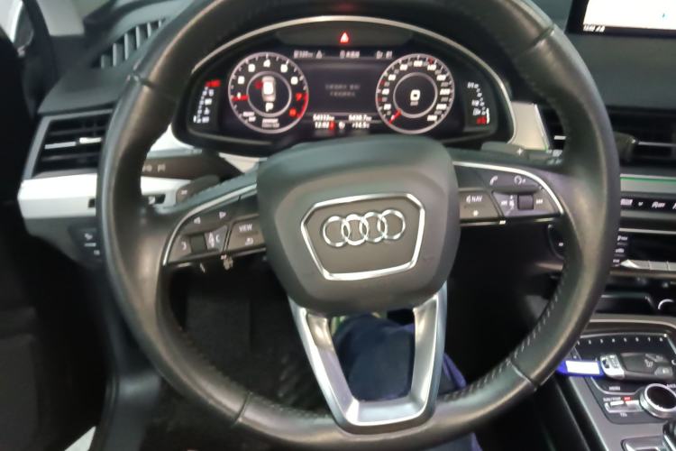 Used Audi Q7 2019 45 TFSI Comfort Model