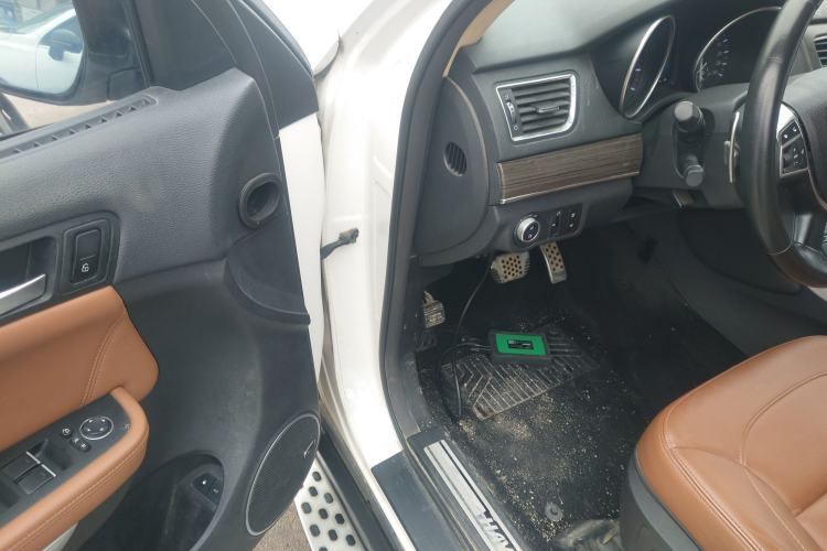 Used Haval H8 2015 2.0T Two-Wheel-Drive Luxury Version