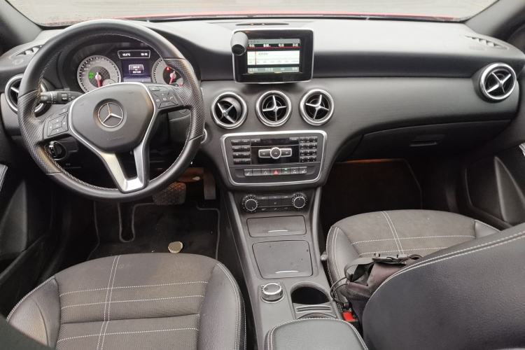 Used Mercedes-Benz A-Class 2013 A 200 Urban Edition Center Console