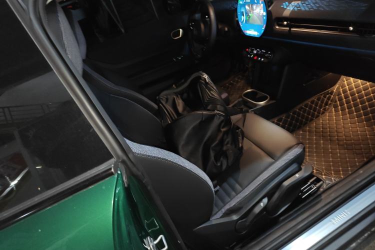 Used MINI 2025 1.5T COOPER Classic Edition
