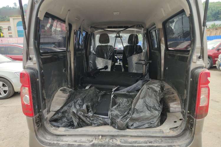 Used Chana Ruixing M60 2023 1.6L CNG Comfort-Grade 6-Seater Passenger Vehicle