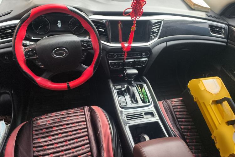 Used GAC Trumpchi GS7 2017 280T Two-Wheel Drive Luxury Model Center Console