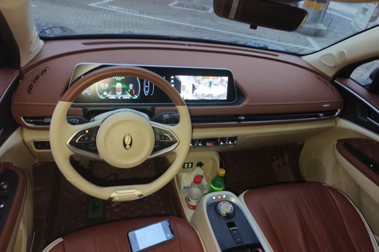 Used ORA Good Cat 2022 Morandi Edition 400km Standard Range Luxury Version Lithium Iron Phosphate Center Console