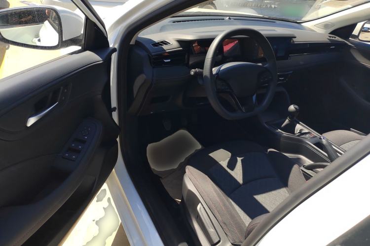 Used Roewe i5 2026 Model 1.5L Manual Comfort Version Driver Seat