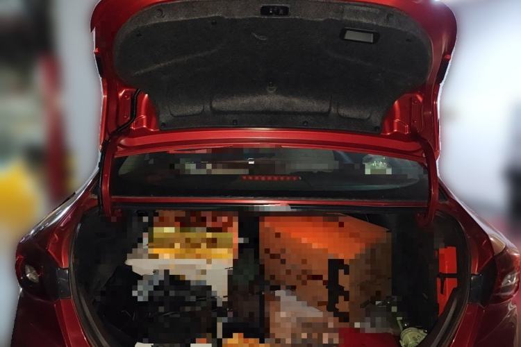 Used Mazda 3 Axela 2014 Sedan 1.5L Automatic Luxury Model
