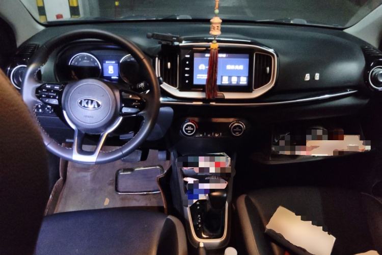 Used Kia kx1 Stonic 2019 1.4L Automatic Fun Edition China VI Center Console