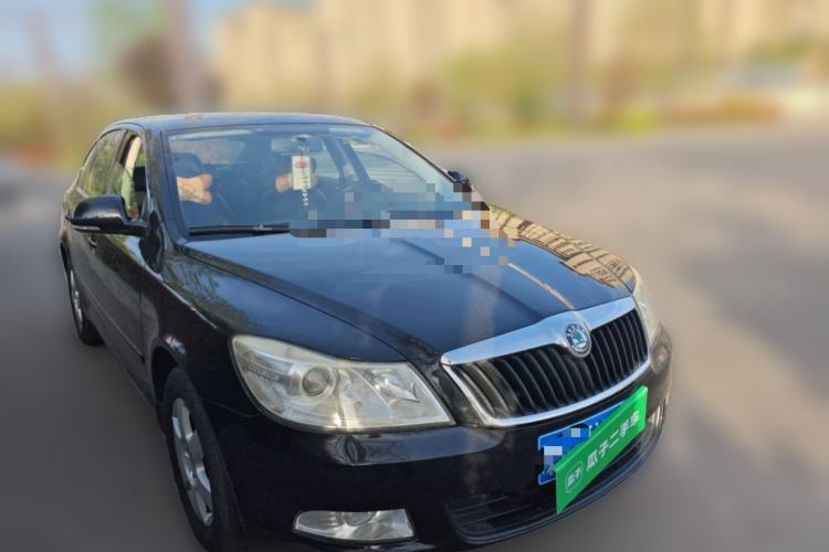 Used Skoda Octavia 2013 1.6L Manual Yijie Edition Front Right 45 Deg