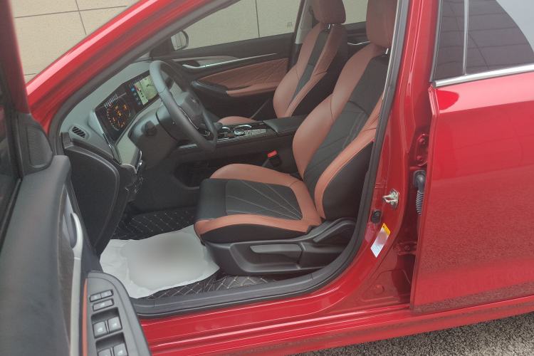 Used Changan Eado 2023 Changan Edition PLUS Blue Whale NE 1.4T GDI DCT Prestige Version
