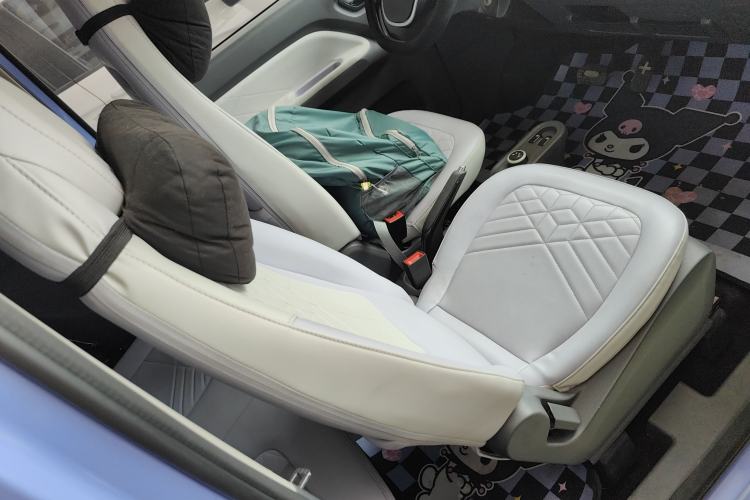 Used Wuling Hongguang MINIEV 2022 Macaron Colorful Edition Lithium-Ion Battery Right Front Seat