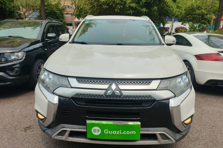 Used Mitsubishi Outlander 2019 2.4L 4x4 Zhi Xiang Edition 7 Seats China VI Standard Front