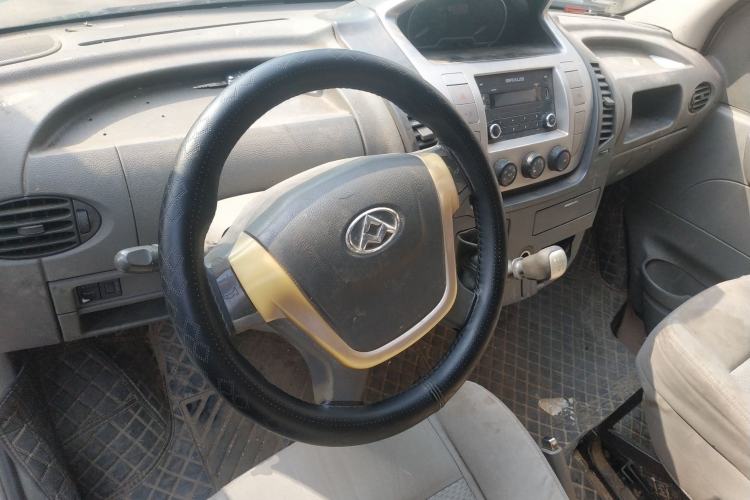 Used SAIC MAXUS Xintu V80 