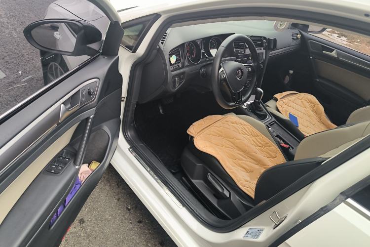 Used Volkswagen Golf 2017 230TSI Automatic Luxury Million-Vehicle Commemorative Edition