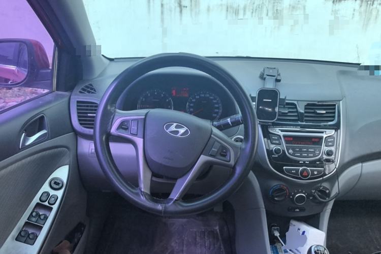 Used Hyundai Verna (older generation) 2014 1.4L Manual Top-Tier Model TOP
