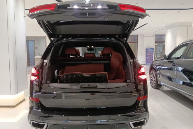 Used BMW X5 2023 xDrive 40Li M Sport Night Edition Package