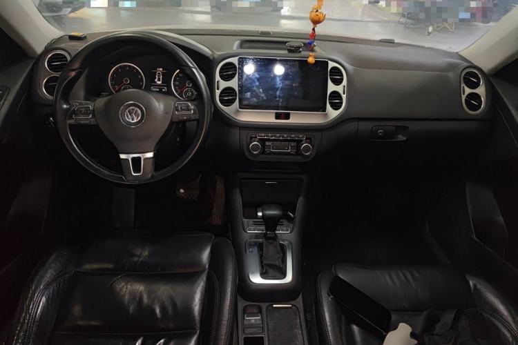 Used Volkswagen Tiguan 2010 2.0 TSI Automatic All-Wheel-Drive Elite Edition Center Console