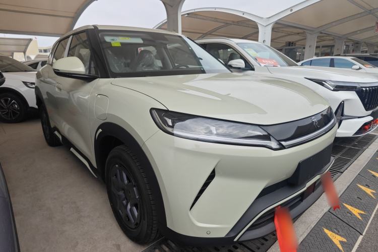 Used BYD Yuan UP 2025 Model 301KM Leading Version Exterior 1