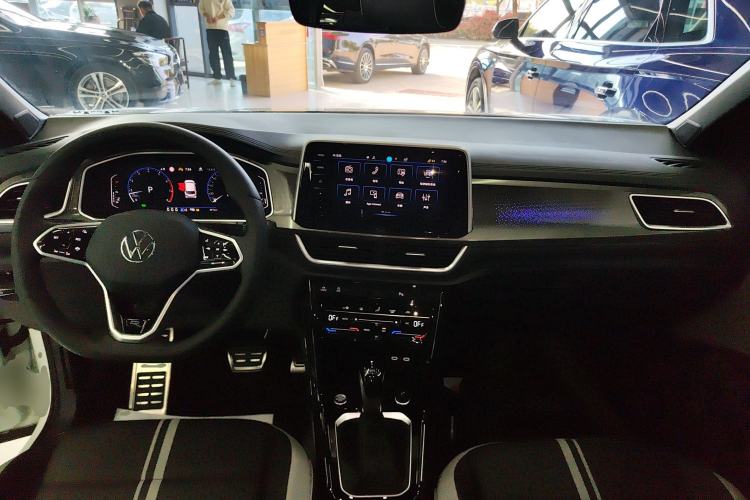 Used Volkswagen T-ROC 2025 Facelifted 300TSI DSG Two-Wheel-Drive Chen Guang Edition Center Console