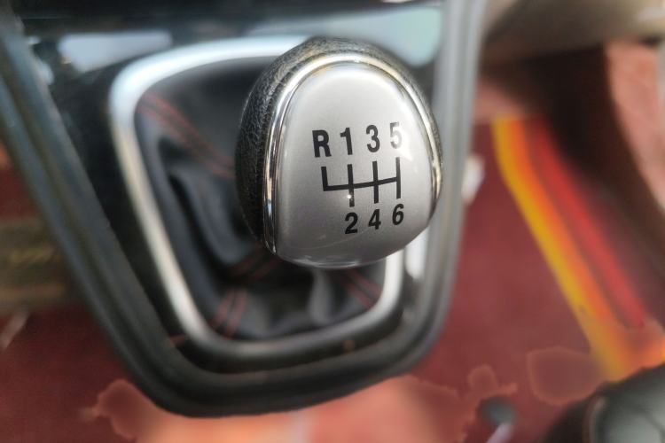 Used Haval H6 2016 Upgraded Model 1.5T Manual Two-Wheel Drive Urban Version