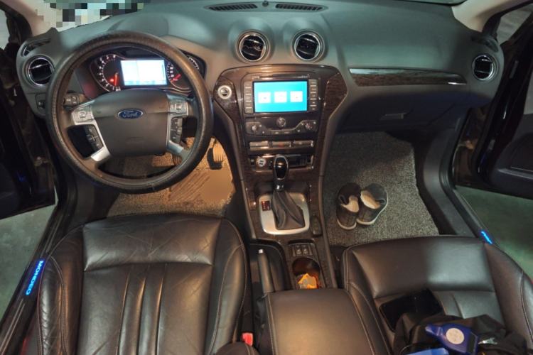 Used Ford Mondeo 2011 2.0L GTDi 200 Luxury Edition Center Console