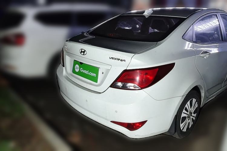 Used Hyundai Verna (older generation) 2014 1.4L Manual Smart GLS Trim Rear Right 45 Deg