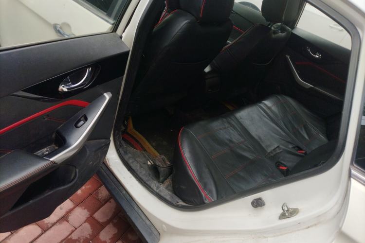 Used Venucia D60 2019 100 000-Yuan Glory 1.6L XE CVT Chenxiang Edition China VI Standard