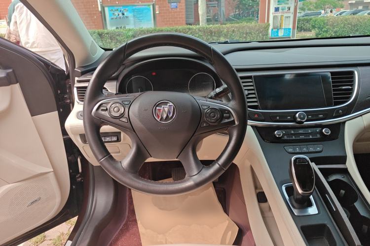 Used Buick LaCrosse 2022 Avenir Avia First Edition
